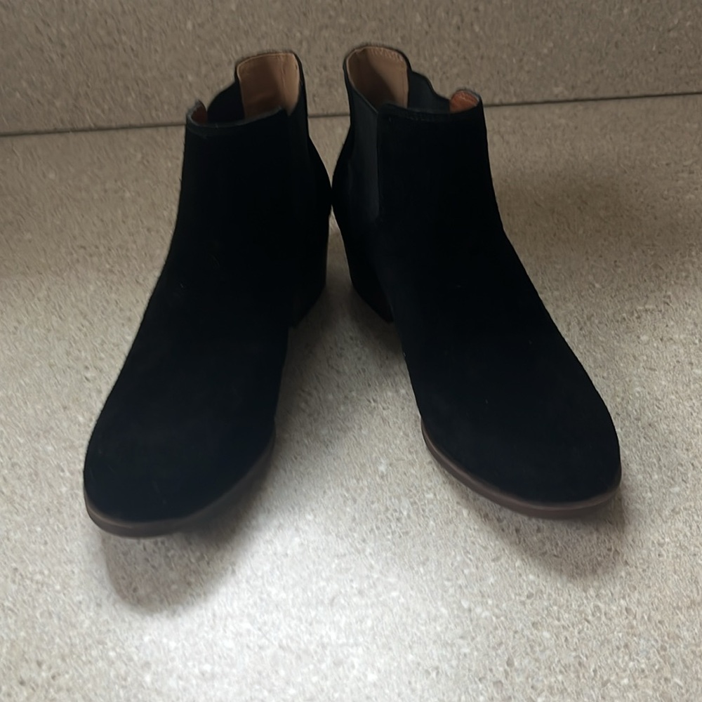 Lucky Brand black suede ankle boots - Picture 6 of 6